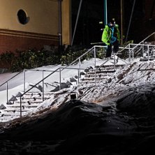 Erik shreddar fett och jag br&auml;nner av en salva os. Foto: Magnus Karlsson. &Aring;kare: Erik Pousette.