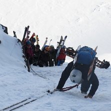 Se upp s&aring; att du inte river ner sn&ouml; och is p&aring; k. Foto: tryggve tir&eacute;n.