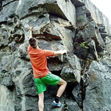Kl&auml;tterapan kunde inte hejda sig.
Slutade med en. Foto: Johan Vall. &Aring;kare: Jens H&auml;ggstr&ouml;m.