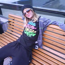 chilla i taalliinn sommaren 2008
SOMMARDR&Ouml;M
w&ouml;. Foto: Kelley Archer. &Aring;kare: Isabella Gustafsson.