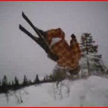 Vi byggde ett puder hopp p&aring; kalfj&auml;llet s&aring; man b. Foto: Marcus &amp;#039;&amp;#039;Alvis&amp;#039;&amp;#039; Alvarsson. &Aring;kare: Jag.