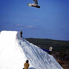 Magnus Sterner flyger stort i 
Cornen under Royal. Foto: Tobias Ivarsson. &Aring;kare: Magnus Sterner.