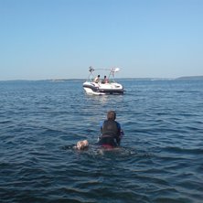 Kneeboard fahren! . Foto: Hannes Andr&eacute;n. &Aring;kare: David &Aring;kerfeldt.