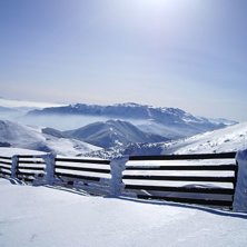 Fr&aring;n toppen av Bjelasnica n&auml;ra Sarajevo. Str&aring;la. Foto: Andreas Blomqvist.