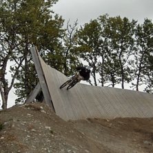 Wallride i Hemsedals freeride bana. Foto: Johan Olsson. &Aring;kare: Oskar Pedersen.