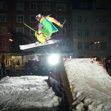 180 ut fr&aring;n bilkicken. Foto: Bj&ouml;rn Rosengren. &Aring;kare: Joakim Croy.