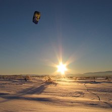 Tobas driver lugnt fram med sin peter lynn venom 1. Foto: ville Berg-Malmborg. &Aring;kare: Thorbj&ouml;rn &amp;quot;Tobas&amp;quot; Johansson.