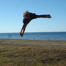 tr&ouml;ttnade p&aring; lantlivet och &aring;kte f&ouml;tter. hittad. Foto: jonna wester. &Aring;kare: oscar wester.