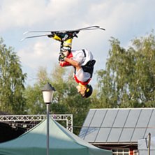 Dubbel backflip. &Aring;kare: Tobias Nilsson.