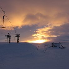 Utsikten p&aring; solnedg&aring;ngen &ouml;ver fj&auml;llet n&auml;r man. Foto: Carl-Johan Holm. &Aring;kare: -.-.