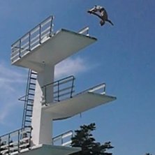 min f&ouml;rsta back flip fr&aring;n 10&amp;#039;an p&aring; bil. Foto: victor. &Aring;kare: gustav tingel&ouml;f.