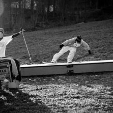 H&ouml;stsession. Foto: Karl Kurtti. &Aring;kare: Oscar Sundell (p&aring; box) , Eric Hellman (poser).