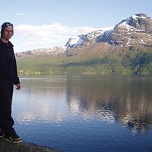 Kl&auml;ttring och grillkv&auml;ll i Norge.. Foto: Petter. &Aring;kare: Jag.