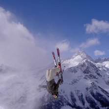 En bild p&aring; en av mina f&ouml;rsta backflips. Foto: Daniel Lebr&eacute;us. &Aring;kare: Jesper Andersson St&aring;hl.