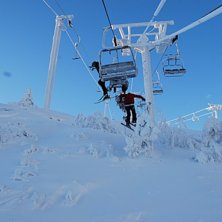 Vi droppar liften p&aring; ostsidan. Foto: M&aring;ns Gullgren. &Aring;kare: Magnus Lindholm, Sebastian Lundin.