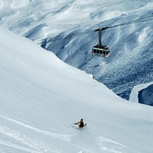 Efter en liten hajk upp p&aring; bergsryggen som skilje. Foto: Johan Berglund. &Aring;kare: Thomas Bostr&ouml;m.