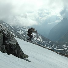 Hittade en liten klippa med lite mossa p&aring;. Den bl. Foto: Henrik Samuelsson. &Aring;kare: Fredrik Sandstr&ouml;m.
