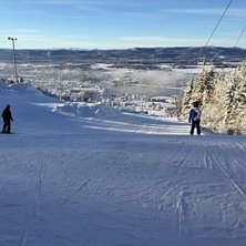 Perfekte forhold
Bakken er &aring;pnet helt opp. Fine r.