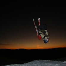 en fet backflip. Foto: svenn bogg. &Aring;kare: jesper = jag.