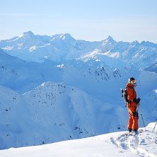 planering av v&auml;gen ner.... Foto: mattias carlson. &Aring;kare: johan gustafsson, carl sander.