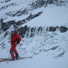 Bredvid glaci&auml;ren p&aring; v&auml;g ner fr&aring;n Les Grand Mo. Foto: Anders Lind. &Aring;kare: Carl Fredrik Lindberg.