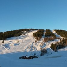 Kjempeforhold
2 bl&aring;, lite vind, sola skinner, all.