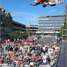 X-Sports SummerGames 04.
Adil Dyani g&aring;r h&oslash;yt p�. Foto: Are Tallaksrud. &Aring;kare: Adil Dyani.