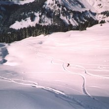 Jonas som l&auml;gger en sv&auml;ng mellan mitt och Bj&ouml;rn. Foto: Hendrik B&ouml;g. &Aring;kare: Jonas.