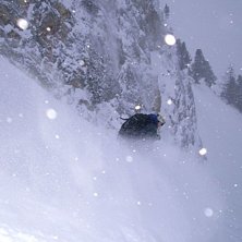 Schysst blixteffekt p&aring; den fallande sn&ouml;n. P&aring; v�. Foto: Magnus Forssell. &Aring;kare: Christopher Adermark.