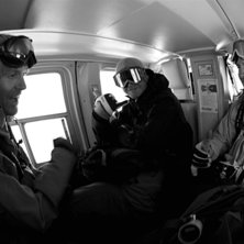 I helikoptern.. Foto: g&ouml;sta fries. &Aring;kare: Janne Tj&auml;rnstr&ouml;m. Jens Nilsson. Rickard Westling.