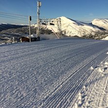 St&aring;ende sol :) 
Skyfri himmel, sol og 30 cm nysn�.