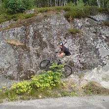 ass stor wall ride eller clif ride eller vad man s. Foto: rasmus bremholt. &Aring;kare: jag Patric.
