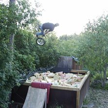 Andreas &auml;r en ikon inom svensk BMX &aring;kning. GRYM!. Foto: Marcus H&ouml;gberg. &Aring;kare: Andreas Lindkvist.