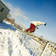 Enu ett s&auml;tt att k&ouml;ra denna bro rail p&aring;. Foto: Tim Holmberg. &Aring;kare: Emil Hagberg.