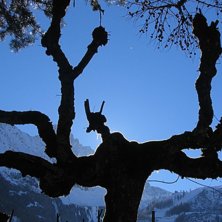 I bakgrunden Grand Montes och en sol. . Foto: S&ouml;ren Danielsson.