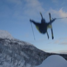 Jag (Felix) bailar h&aring;rt i ett hopp som vi byggde . Foto: Jonathan Eklund. &Aring;kare: Felix Eriksson.