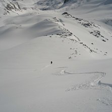 P&aring; v&auml;g bort mot Finger Chutes p&aring; Decker tog vi . Foto: Alexander Thurban. &Aring;kare: David Clemensson.