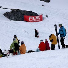Foto: Ola Melin. &Aring;kare: Ska han inte ha skidorna p&aring; sig?.