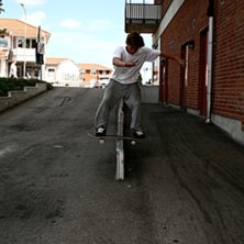 Boardslide a la V&auml;xj&ouml;. Foto: Axel &Aring;kerlund. &Aring;kare: Vincent Lejtzen.