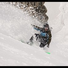 Sportgasteins sydsida v&auml;lkomnar med sol och pow. Foto: Fredrik Bengtsson. &Aring;kare: Rasmus H&aring;kansson.