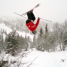 Underbar backflip i mysigt puder... Foto: Magnus A Werner. &Aring;kare: Andr&eacute;as Ahlstedt.