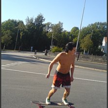 k&ouml;rde en sk&ouml;n backe, sluta med ett h&auml;rligt skru. Foto: Nicklas Haglund. &Aring;kare: Joakim Persson.