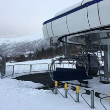 S&oslash;ndag 26.Mars

Lett regn, +4 grader nede, +3 gr.