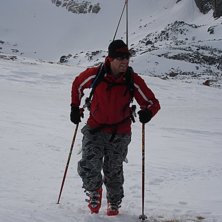 Idogt letande efter sn&ouml;.... Foto: Lars Berglund. &Aring;kare: Tomas Jonsson.