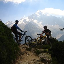 Foto: K &Aring;slund. &Aring;kare: Mark o Lars.