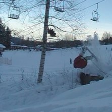 frontflip ner fr&aring;n n&aring;gon brun av n&aring;got slag :). Foto: david nilsson. &Aring;kare: ludvig karlsson.