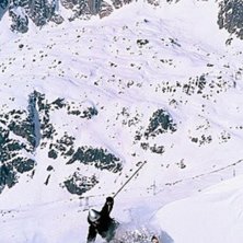 Hittade en liten topp med en cool kant ner mot en . Foto: Jesper Molin. &Aring;kare: Anders Gikling.