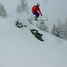 Lekfull &aring;kning i Fornetskogen!. Foto: Karin Lindgren. &Aring;kare: Robert Hortlund.