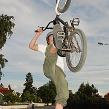 footplant. Foto: simon lindberg. &Aring;kare: gabriel engebretzen jonsson.