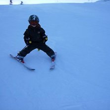 Bara ute och glider lite med min nya hj&auml;lm.. Foto: Pappa. &Aring;kare: Robin Sandstr&ouml;m.